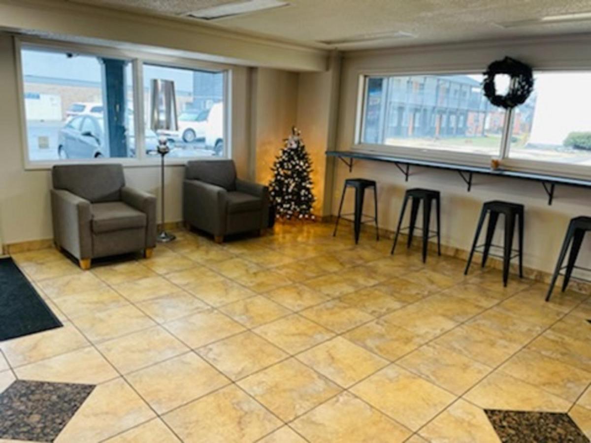 Days And By Wyndham Motel