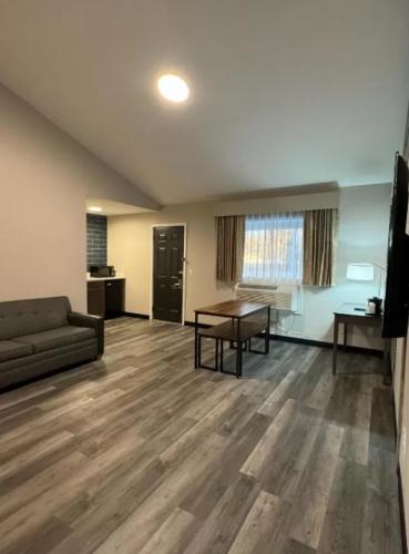 Motel Days And By Wyndham