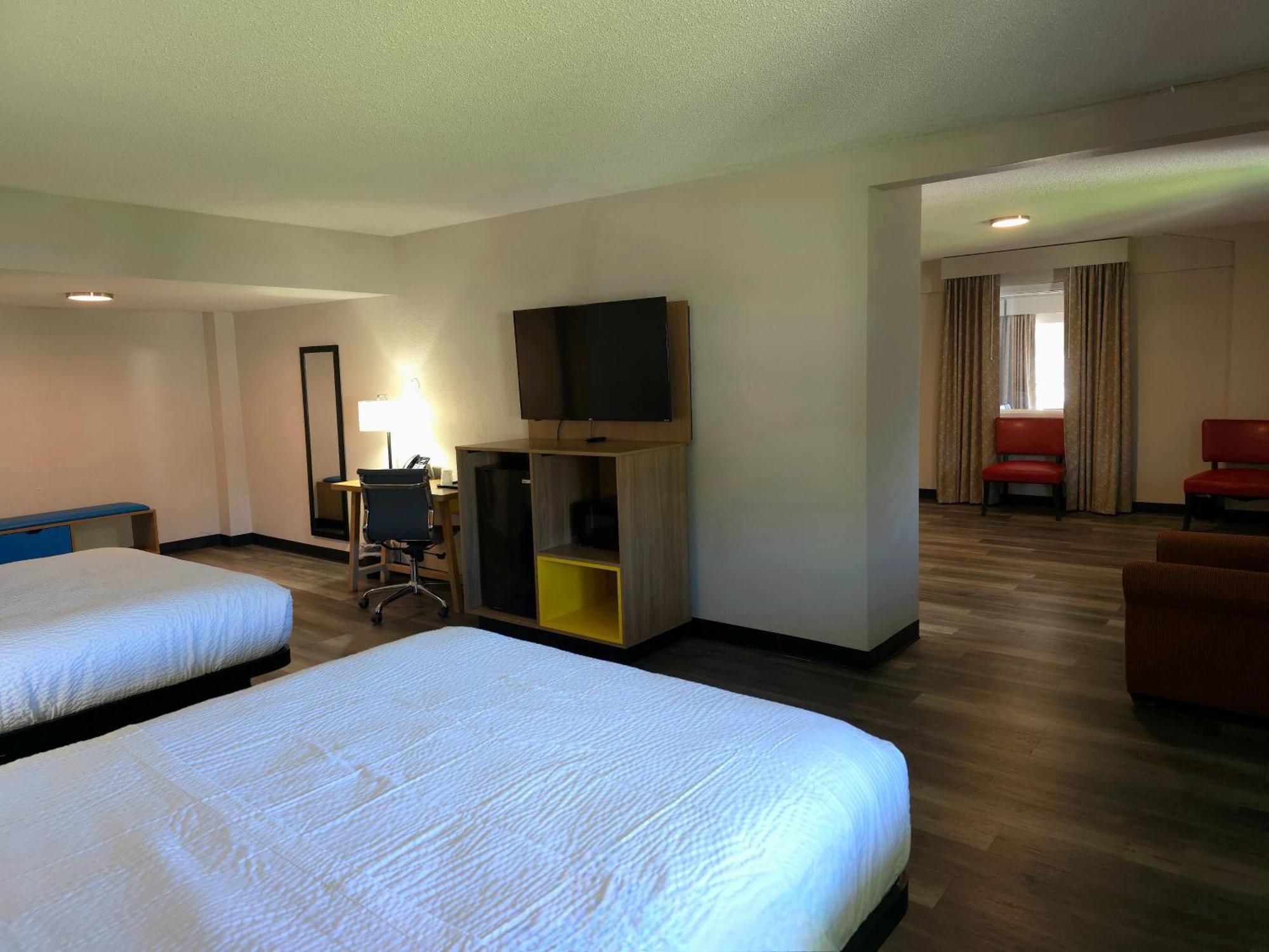 Days And By Wyndham Motel